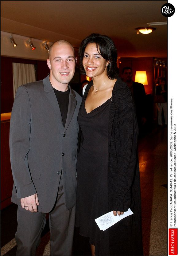 Christophe et Julie lors de la 5ème cérémonie des Ithème, récompensant les animateurs de chaînes cablées, Paris, France, le 26/03/2002. Crédit Francis Petit/Abaca