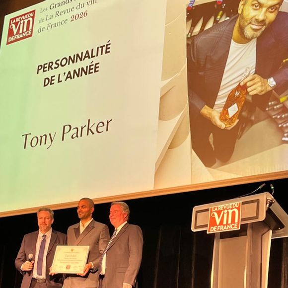 L’ancien meneur des Spurs a pris sa retraite NBA en 2019 et s’investit désormais dans des projets professionnels liés au vin.

Tony Parker a reçu une récompense dont il est très fier.