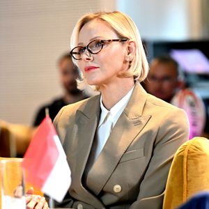 La princesse Charlène de Monaco assiste à la présentation de la saison 2026-2027 et des grandes échéances futures de la Fédération Monégasque de Rugby au Monte Carlo Bay, à Monaco, le 7 octobre 2026.  © Claudia Albuquerque / Bestimage