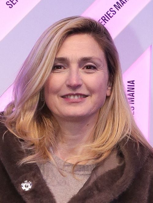 Julie Gayet a perdu un être cher : elle évoque sa "soeur jumelle" qui était une véritable inspiration dans son quotidien