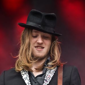 Deux jours après l’annonce de sa disparition, Raoul Chichin a annoncé sur Instagram l’annulation de ses concerts prévus ce week-end.

Concert du groupe Minuit avec les enfants de Catherine Ringer et Fred Chichin, Simone et Raoul (Simone Ringer, Joseph Delmas, Raoul Chichin, Tanguy Truhe, Clément Aubert) lors du festival "We Love Green" dans une clairière du bois de Vincennes le 4 Juin 2016. © Lionel Urman / Bestimage