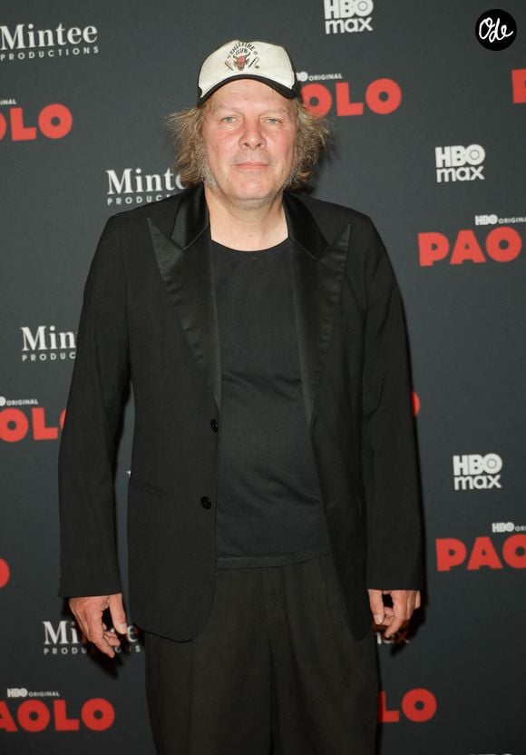 Lors de cet événement, Philippe Katerine pose seul face aux photographes

Philippe Katerine - Avant-premiére du film "Paolo" au cinéma Max-Linder à Paris le 24 septembre 2026. © Coadic Guirec/Bestimage