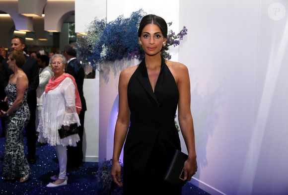 "Il n'y a rien à forcer, les émotions arrivent et partent. Se laisser traverser par elles, sans les entretenir. Heureuse de vous retrouver ce vendredi", a-t-elle notamment écrit
Tatiana Silva - 75ème édition du Gala de la Croix Rouge monégasque au Sporting Monte-Carlo à Monaco le vendredi 19 juillet 2024. © Jean-François Ottonello / Nice-Matin / Bestimage
