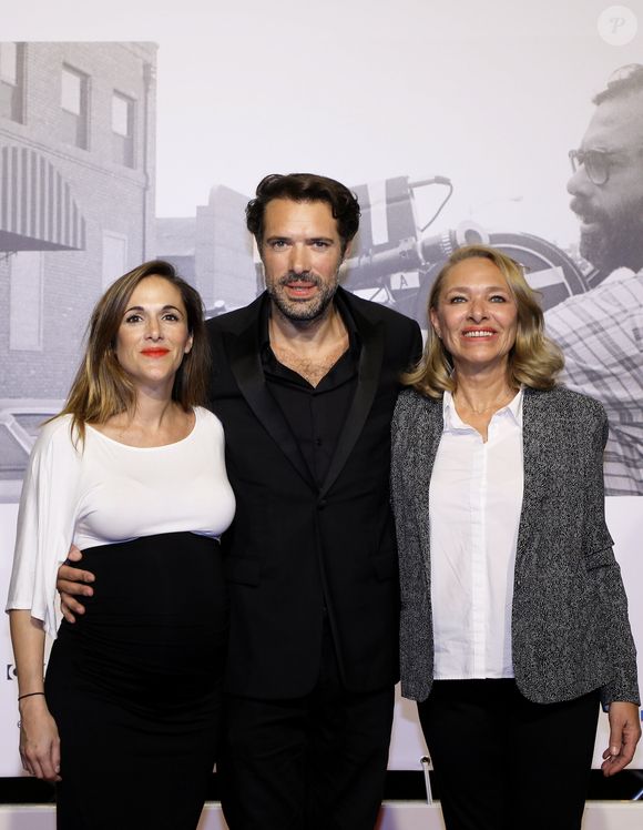 Victoria Bedos, (enceinte)  Nicolas Bedos et leur mère Joëlle Bercot - Photocall de la cérémonie d'ouverture à la Halle Tony Garnier du 11ème Festival Lumiere 2019 de Lyon le 12 octobre 2019.
© Dominique Jacovides / Bestimage