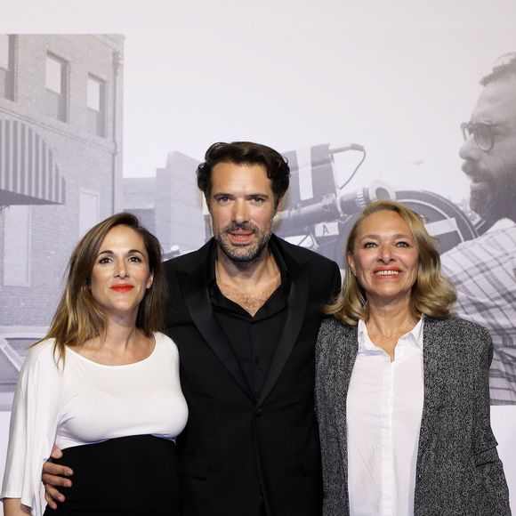 Victoria Bedos, (enceinte)  Nicolas Bedos et leur mère Joëlle Bercot - Photocall de la cérémonie d'ouverture à la Halle Tony Garnier du 11ème Festival Lumiere 2019 de Lyon le 12 octobre 2019.
© Dominique Jacovides / Bestimage