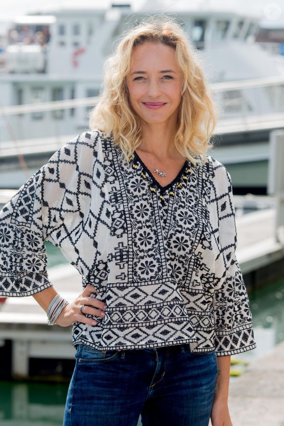 Hélène de Fougerolles - Photocall de "le secret d'Elise" dans le cadre du 17ème festival de fiction TV de La Rochelle sur le Vieux Port à La Rochelle le 11 septembre 2015