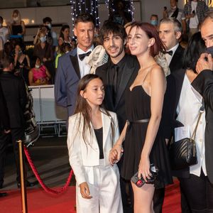 Alice, Ben et Joe Attal (les enfants de Charlotte Gainsbourg) - Montée des marches du film «Jane par Charlotte» lors du 74ème Festival International du Film de Cannes. Le 7 juillet 2021

© Borde-Jacovides-Moreau / Bestimage