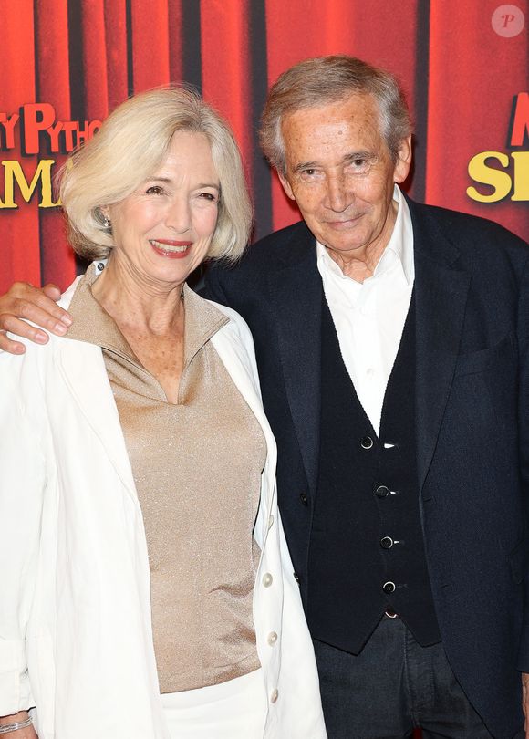Alain Doutey et sa femme Arielle Sémenoff (les parents de M. Doutey) - Générale de la comédie musicale "Monty Python's Spamalot" mise en scène par PEF au théâtre de Paris le 28 septembre 2023. © Coadic Guirec/Bestimage