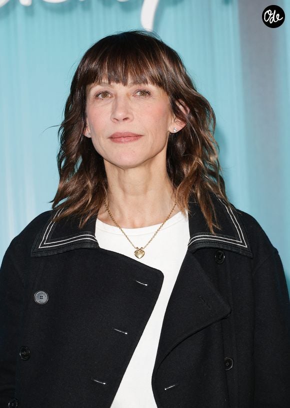 Après cette lecture, il a pris « une petite distance », une réaction que Sophie Marceau dit « comprendre très bien » et « respecter ».

Sophie Marceau - Photocall du showcase 2026 Disney+ à l'Institut de France à Paris le 15 janvier 2026. © Coadic Guirec/Bestimage