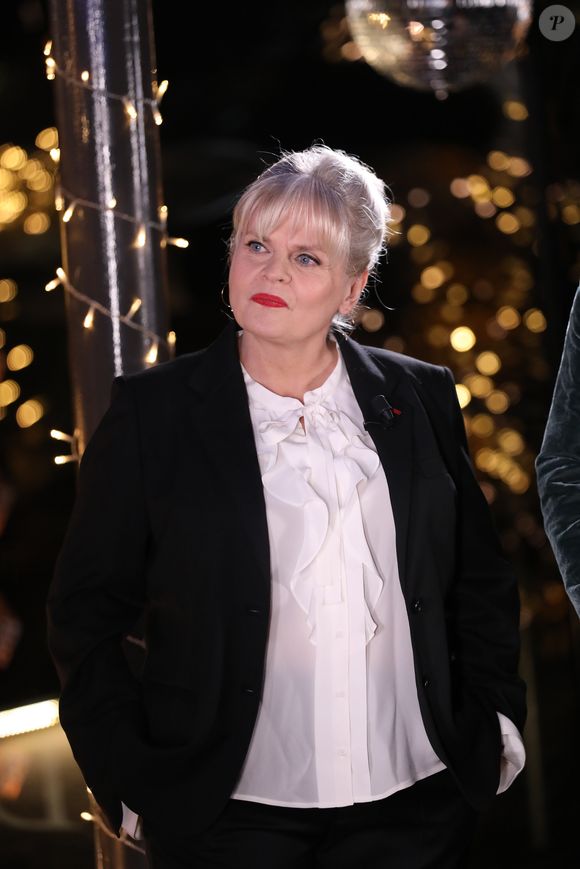 Exclusif - Isabelle Nanty lors de l'enregistrement de l'émission "Toute la musique qu'on aime" présentée par N. Aliagas à Paris le 4 décembre 2017. © Cyril Moreau / Bestimage