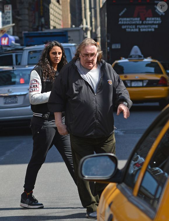 Gerard Depardieu va déjeuner avec sa fille Roxane dans un restaurant coréen a New York le 5 avril 2013. ©Bestimage