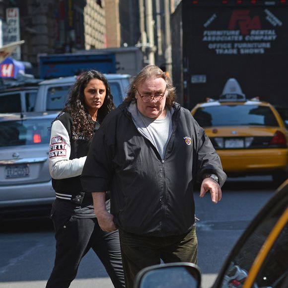 Gerard Depardieu va déjeuner avec sa fille Roxane dans un restaurant coréen a New York le 5 avril 2013. ©Bestimage