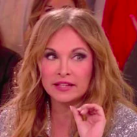 "Tu te jettes sur moi, je me défends" : Hélène Ségara a clairement perdu patience face à cette star de Notre-Dame de Paris