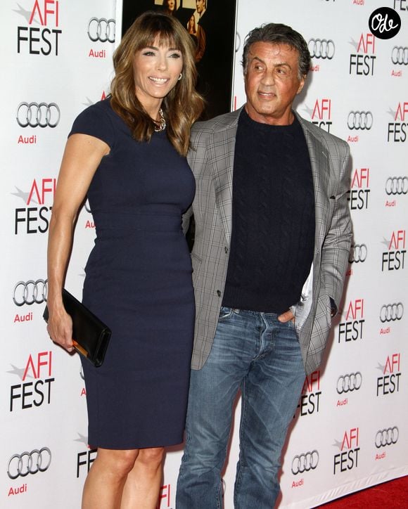 Dans un entretien accordé au Hollywood Reporter en 2022, il déclarait : « Plus je vieillis, plus j’essaie d’embrasser mon enfant intérieur. »

Sylvester Stallone et sa femme Jennifer Flavin à la première de "The 33" à Hollywood, le 10 novembre 2015
