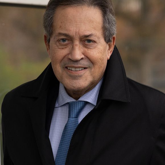 Georges Fenech arrive à l'enregistrement de l'émission "Vivement Dimanche" aux studios Rive Gauche à Paris, diffusée le 21 décembre 2025 sur France 3.

© Julien Sarkissian / Bestimage