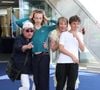 Mais au-delà de son look pointu, c'est son assurance bluffante et une petite phrase sur ses parents qui retient l'attention.

Philippe Katerine, Julie Depardieu et leurs enfants Billy et Alfred  - Photocall de 'Les derniers jours de Charles Baudelaire' lors de la 65eme édition du Festival TV De Monte Carlo le 14 Juin 2026

 © Denis Guignebourg /Bestimage