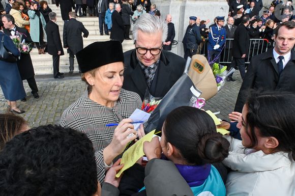 Ainsi que la princesse Claire Coombs et le prince Laurent de Belgique dont il a également baptisé les 3 enfants

La princesse Claire Coombs et le prince Laurent de Belgique - La famille royale de Belgique assiste à la messe annuelle à la mémoire des membres royaux décédés, en l'église Notre-Dame de Laeken à Bruxelles, le 17 février 2023. Frederic Andrieu / Bestimage