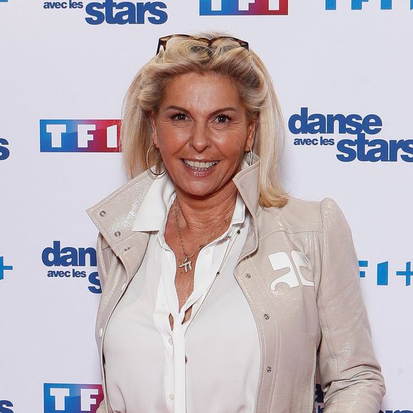 Il s'agit bien évidemment de Caroline Margeridon, qui a participé à la saison précédente de "DALS"

Caroline Margeridon - Photocall pour le lancement de la nouvelle saison de l'émission "Danse avec les stars 2024 (DALS)" à la Tour TF1 à Boulogne-Billancourt. Le 25 janvier 2024
© Christophe Clovis / Bestimage
