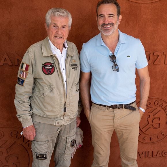 Claude Lelouch et Jean Dujardin assistent aux Internationaux de France 2021 à Roland Garros le 13 juin 2021 à Paris, France. 

Photo by Laurent Zabulon/ABACAPRESS.COM
