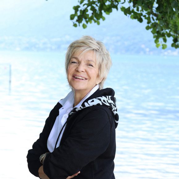 Exclusif - Véronique Jannot pose lors de la 4ème édition du festival cinéma français et gastronomie d'Aix-les-Bains, le 4 juin 2025.
© Denis Guignebourg / Bestimage