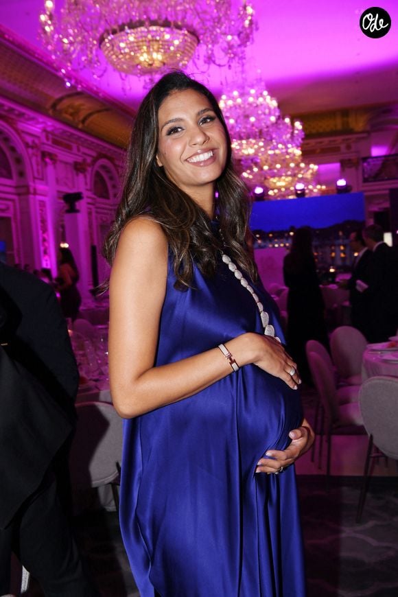 Il lui faudra attendre 4 à 5 jours avant de pouvoir l’enlever. Un nouveau point d’étape rassurant pour Chloé Mortaud, qui poursuit doucement son chemin vers la récupération.


Photocall du 5ème gala de charité de l'association "Les Bonnes Fées" à l'occasion de la campagne mondiale "Octobre Rose" à l'hôtel Peninsula, Paris le 3 octobre 2024. © Rachid Bellak/Bestimage
