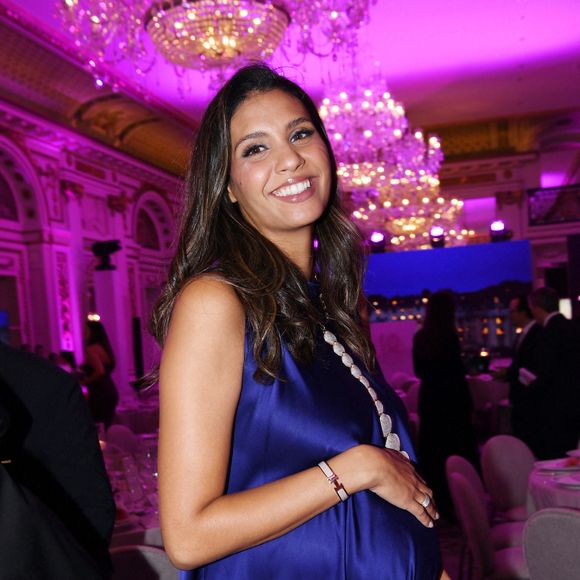 Il lui faudra attendre 4 à 5 jours avant de pouvoir l’enlever. Un nouveau point d’étape rassurant pour Chloé Mortaud, qui poursuit doucement son chemin vers la récupération.


Photocall du 5ème gala de charité de l'association "Les Bonnes Fées" à l'occasion de la campagne mondiale "Octobre Rose" à l'hôtel Peninsula, Paris le 3 octobre 2024. © Rachid Bellak/Bestimage