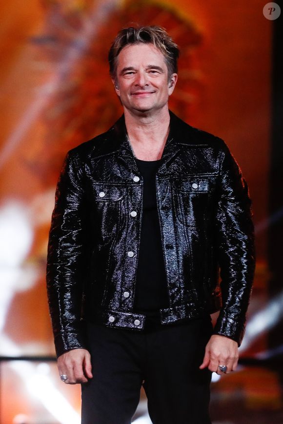 David Hallyday lors de l’émission "La grande soirée du 31 décembre de Paris" diffusée sur France 2 sur les Champs-Elysées à Paris, France, le 31 décembre 2024.  © Clovis-Tribeca/Bestimage