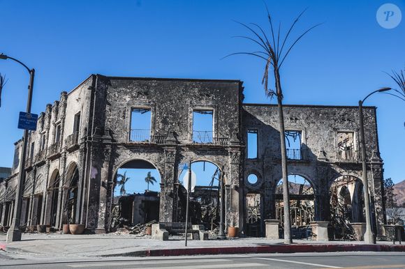 Après les incendies dévastateurs du 7 janvier 2025, les habitants d'Altadena (Calfiornie) tentent de prendre un nouveau départ, à l'instar du couple belge Nicolas Husson et Catherine De Pauw, résidant aux Etats-Unis depuis 24 ans dont 18 ans passés à Los Angeles. Le 12 janvier 2025. 
© Pieter-Jan Vanstockstraeten / Bestimage
