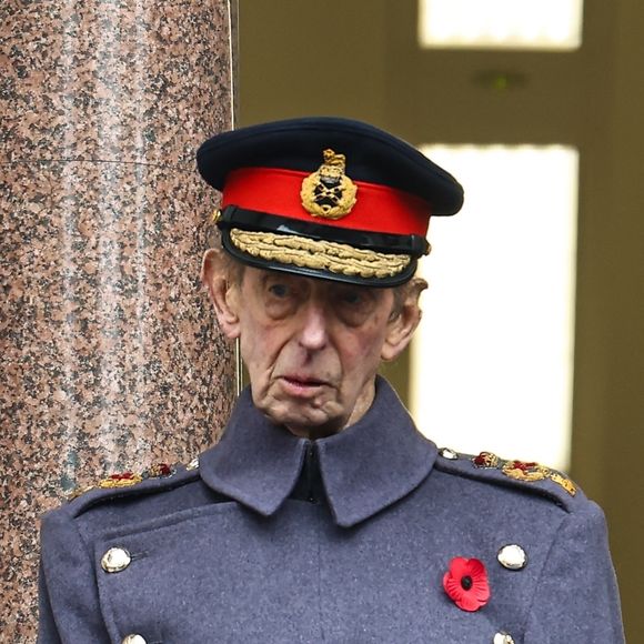 Ayant désormais 89 ans, le duc de Kent va fêter son 90ème anniversaire cette année. 

Le duc de Kent honore les disparus des deux guerres mondiales lors de la cérémonie Remembrance Sunday ( Dimanche du souvenir ) au Cénotaphe à LondresBGUK_3082994 - London, UNITED KINGDOM  -  King Charles III leads the nation in remembrance of the fallen during the Remembrance Day Parade at The Cenotaph



Pictured: The Duke of Kent