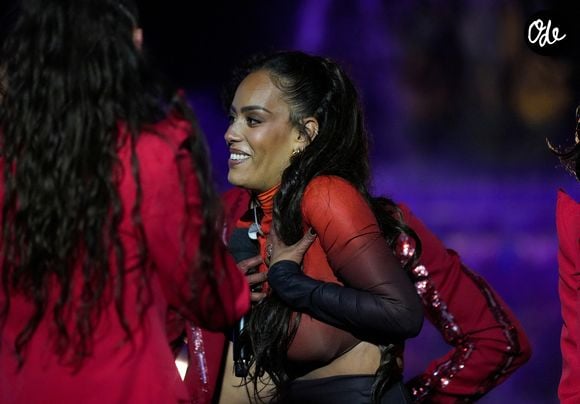 Exclusif - Amel Bent lors de l'enregistrement de l'émission "La Grande soirée du 31 de Paris", diffusée le 31 décembre sur France 2, sur la place de la Concorde à Paris, France, le 24 novembre 2025. © Guebey-Tribeca/Bestimage
