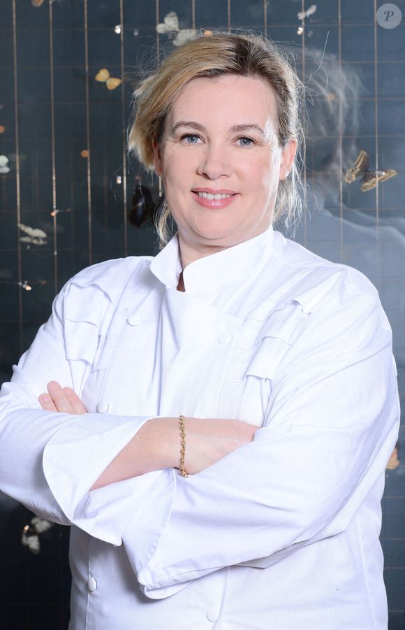 La grande chef Hélène Darroze dans les cuisines de son restaurant à Paris, France, le 18 février 2015. Photo Pascal Baril/Abaca