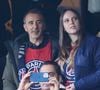 L'humoriste a en effet annoncé que sa compagne, prénommée Aude, était enceinte de son premier enfant. 

Elie Semoun et sa compagne Aude Fraineau - Célébrités dans les tribunes de la demi-finale retour de Ligue des champions entre le PSG face au Borussia Dortmund (0-1) au Parc des Princes à Paris le 7 mai 2024. © Cyril Moreau/Bestimage