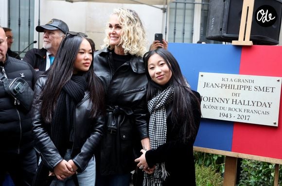 Le couple partage une passion commune pour l’équitation et les chevaux.

Laeticia Hallyday, ses filles Joy et Jade lors de l'inauguration d'une plaque commémorative en hommage à Johnny Hallyday devant l'immeuble où le chanteur français a grandi dans le 9ème arrondissement de Paris, France, le 22 décembre 2023.  © Dominique Jacovides/Bestimage