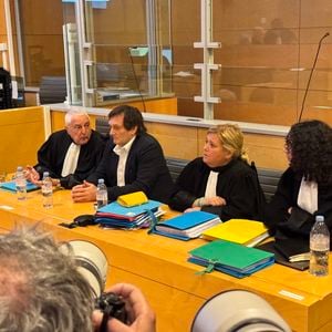 Pierre Palmade au tribunal de Melun avec ses avocats Me Alain Barsikian et Me Céline Lasek  pour son procès pour blessures involontaires à la suite d'un accident de la route en février 2023 dans lequel sa voiture a percuté un autre véhicule à Melun.
Le 20 novembre 2024.

© Christophe Clovis / Bestimage