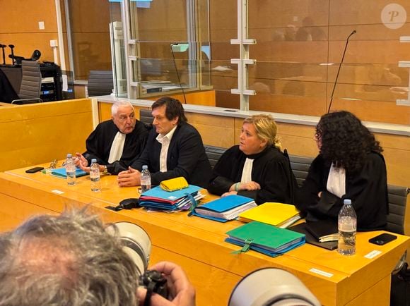 Pierre Palmade au tribunal de Melun avec ses avocats Me Alain Barsikian et Me Céline Lasek  pour son procès pour blessures involontaires à la suite d'un accident de la route en février 2023 dans lequel sa voiture a percuté un autre véhicule à Melun.
Le 20 novembre 2024.

© Christophe Clovis / Bestimage