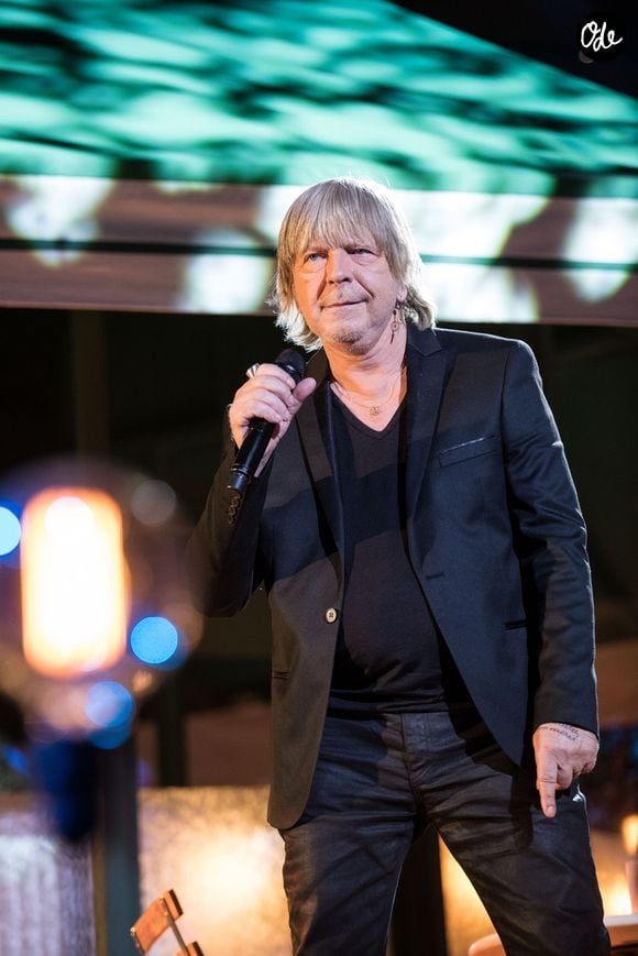 Exclusif - Le chanteur Renaud (Renaud Séchan) - Tournage de l'émission "Merci Renaud" dans les studios de la Plaine Saint-Denis le 15 novembre 2016, qui sera diffusée le samedi 17 décembre 2016 en prime time sur France 2. © Cyril Moreau / Bestimage