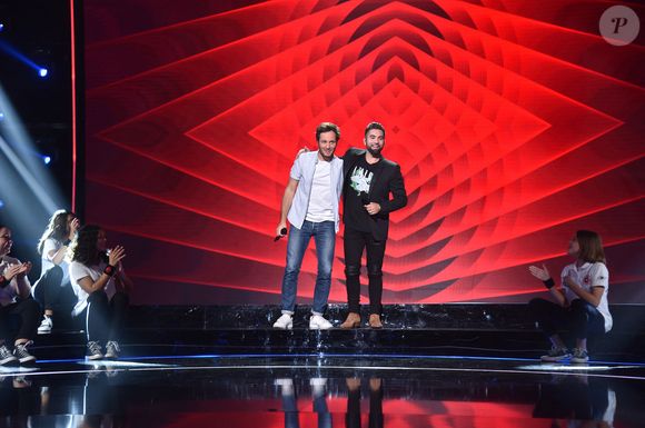 Exclusif -Vianney et Kendji Girac - Enregistrement de l'émission "300 Choeurs chantent Les plus beaux duos" à Paris, qui sera diffusée le 8 janvier 2021 sur France 3. © Tiziano Da Silva / Bestimage