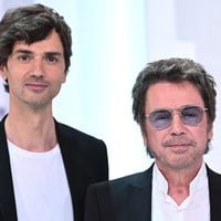 Jean-Michel Jarre : Son fils David, né de son mariage avec Charlotte Rampling, a eu une carrière musicale avec une autre "fille de"
