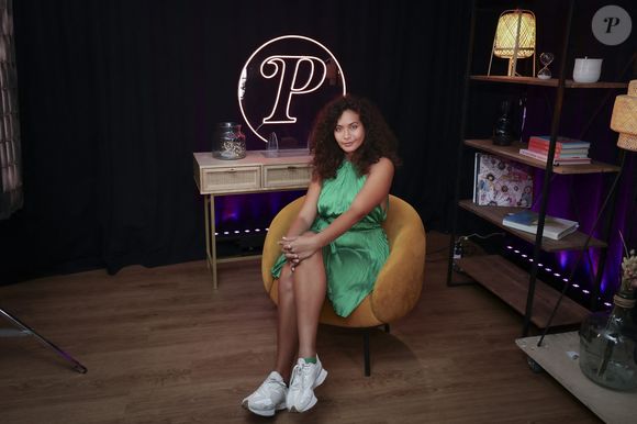 Vaimalama Chaves pose pour En Privé avec, à l'occasion de la promotion de son livre O Vai (éd. First)