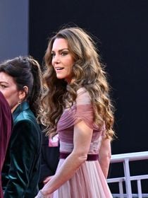 Aux BAFTA 2026, Kate Middleton rayonne en robe rose recyclée : le prince William à ses côtés dans un contexte délicat pour la famille royale