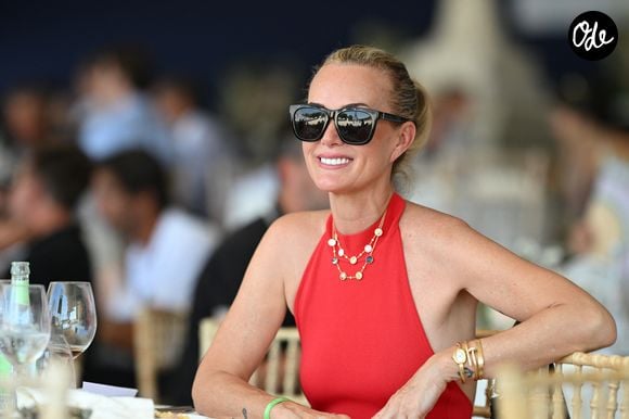"Le temps suspendu... Elles, moi, la mer. Et rien d'autre", a simplement légendé Laeticia Hallyday.

Exclusif - Laeticia Hallyday dans l’espace VIP “le Pavillon Eiffel,” lors de la 12ème édition Longines Paris Eiffel Jumping au pied de la Tour Eiffel sur le Champ-de-Mars à Paris, France le 21 juin 2026

© Perusseau / Veeren / Bestimage