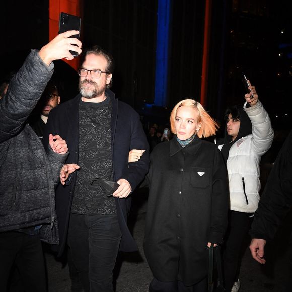 Lily Allen et son mari David Harbour à la sortie du match de basket au MSG à New York City, New York, Etats-Unis, le 2 février 2023. 

©Backgrid UK/ Bestimage