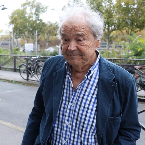 Exclusif - Pierre Perret - Arrivées lors de l'enregistrement de l'émission "Vivement Dimanche" (du 16 novembre) à Paris le 22 octobre 2025. © Bestimage