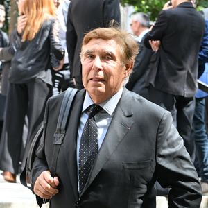 Jean-Pierre Foucault - Sorties des obsèques de Nonce Paolini en l'église Saint-Honoré-d'Eylau, 66 bis, avenue Raymond-Poincaré à Paris, France, le 23 juillet 2024.
© Agence / Bestimage