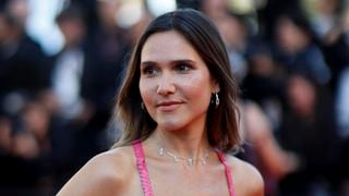 Joyce Jonathan au "paradis des villages perchés" : la chanteuse retrouve Gabriel Attal et profite avec sa fille