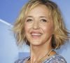 Hélène de Fougerolles, aujourd’hui âgée de 53 ans, a déjà eu recours aux injections d’acide hyaluronique.

Hélène de Fougerolles - Photocall de l’Upfront de TF1 à la Seine Musicale à Boulogne-Billancourt. C’est à l’occasion de sa traditionnelle présentation aux annonceurs («upfront») que le groupe TF1 a choisi d’annoncer ce jeudi soir la concrétisation de son accord de distribution signé avec il y a un an jour pour jour avec Netflix. © Coadic Guirec/Bestimage | 00760103