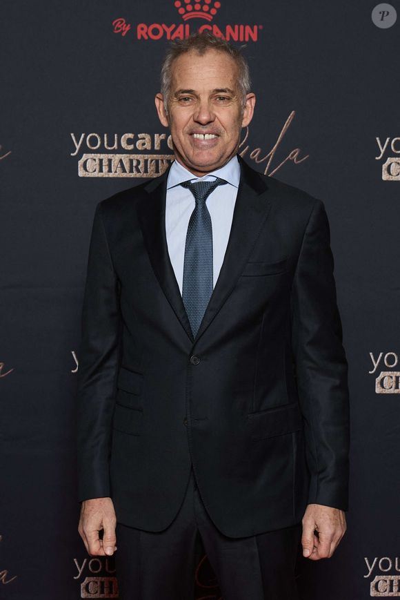 Certains plats plus raffinés, comme la linguine au homard, sont proposés à 38 euros (78 euros pour le tartare au caviar).

Paul Belmondo - Photocall de la première édition du "You Care Charity Gala" en faveur de la cause animale et de l'environnement au Cercle Interalliée à Paris le 3 décembre 2024.  © Cyril Moreau/Bestimage