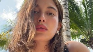 Hailey Bieber : Le parfum préféré de la star est d’une marque française, la connaissez-vous ?