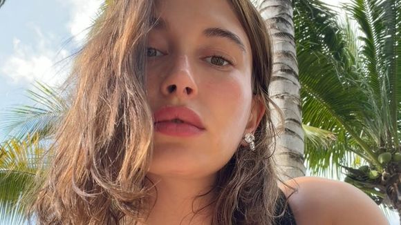 Hailey Bieber : Le parfum préféré de la star est d’une marque française, la connaissez-vous ?
