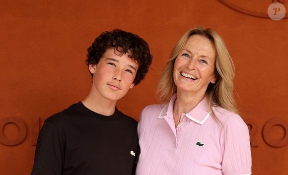 Estelle Lefébure et son fils Giulano Ramette au photocall du village lors des Internationaux de France de Tennis de Roland Garros 2026, à Paris, France, le 29 mai 2026. © Dominique Jacovides/Bestimage